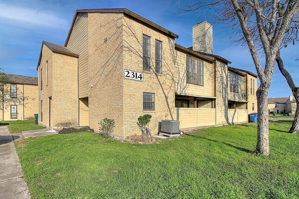 2314 Capitan Unit A Dr Property Photo 1