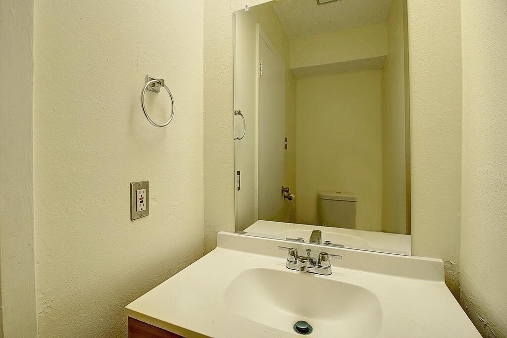 2314 Capitan Unit A Dr Property Photo 6