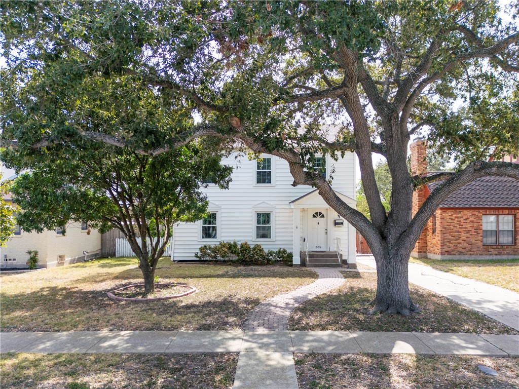 505 Del Mar Blvd Property Photo 7