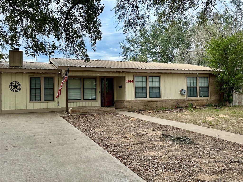 1014 Harvey Property Photo 1