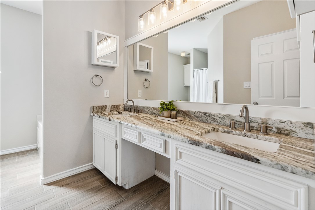 8222 Mima Circ Property Photo 20