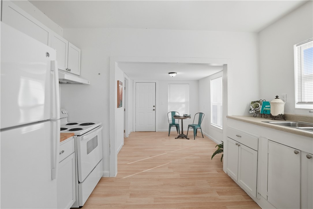 501 W Avenue D Ave Property Photo 5