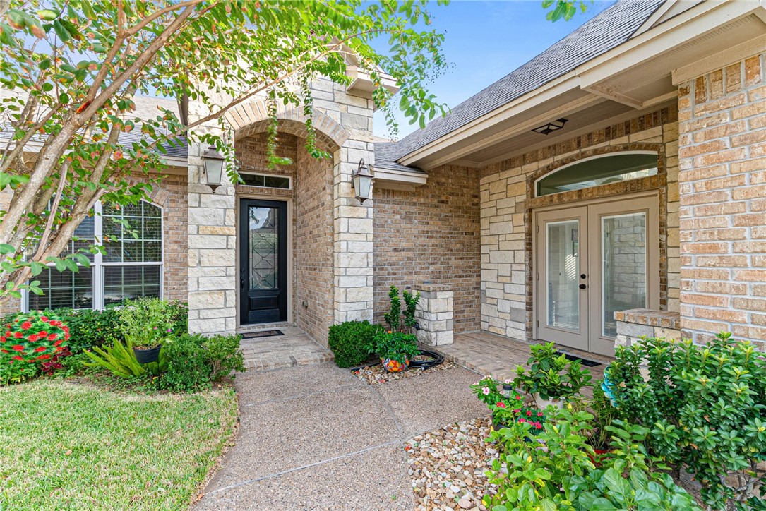 6 Reserve Blvd Property Photo 3