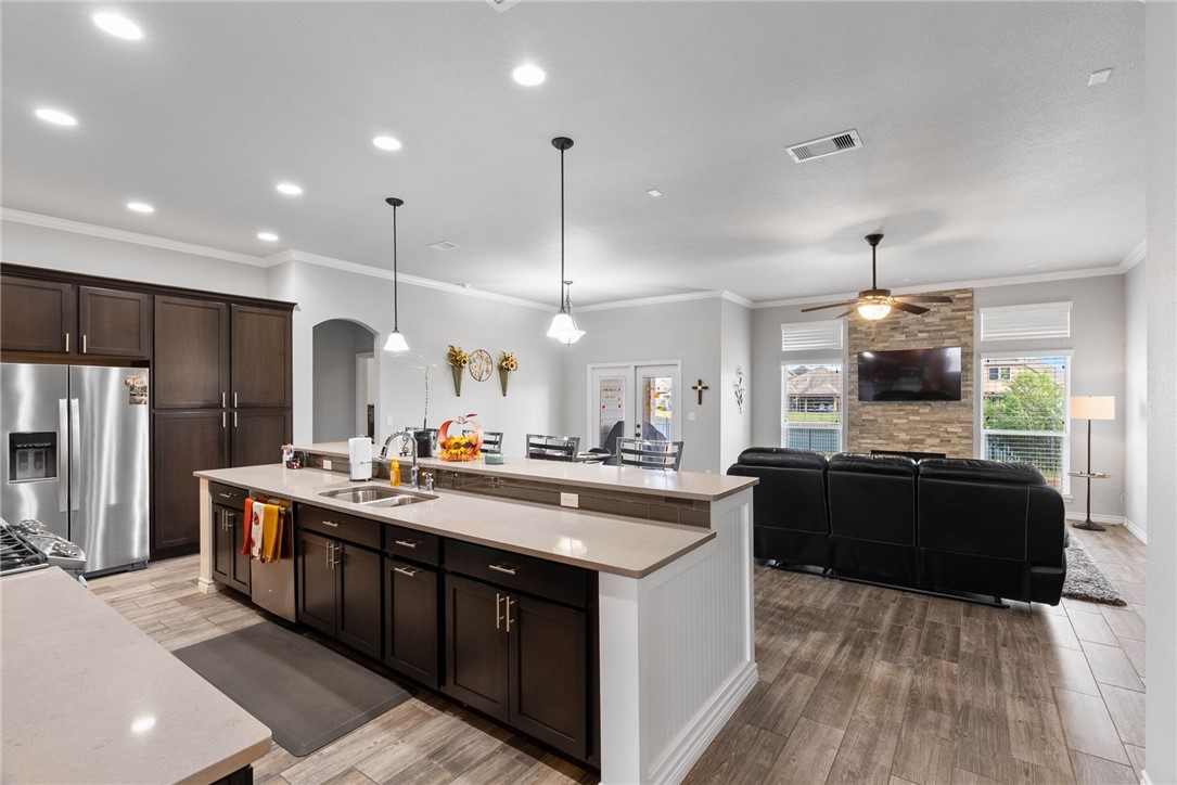 6 Reserve Blvd Property Photo 6