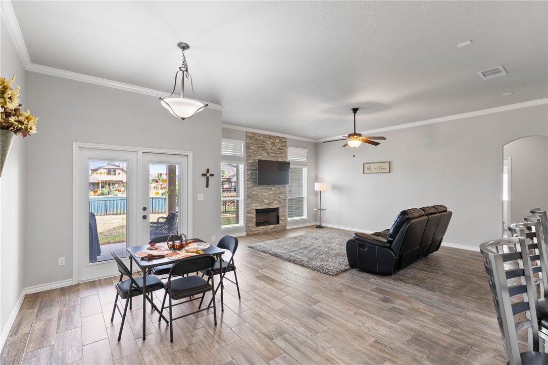 6 Reserve Blvd Property Photo 14