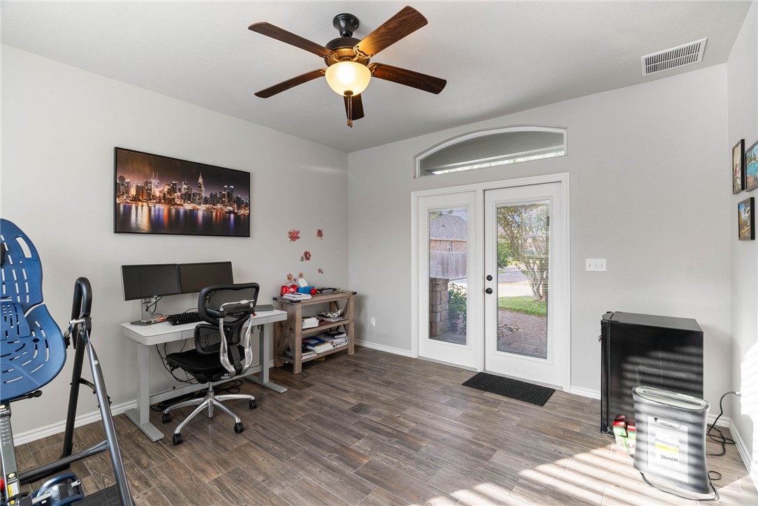 6 Reserve Blvd Property Photo 29