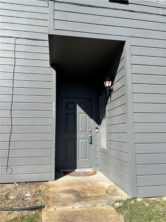 210 Oak Bay Dr 101 Property Photo 5