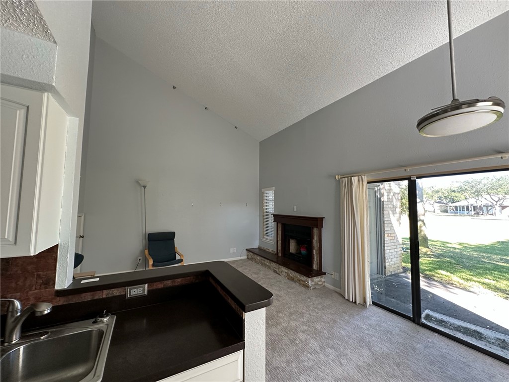 210 Oak Bay Dr 101 Property Photo 8