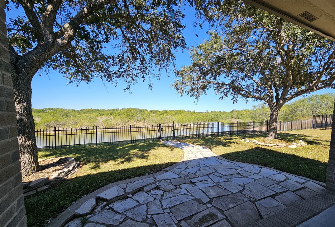 6230 Garden Court Ct Property Photo 9