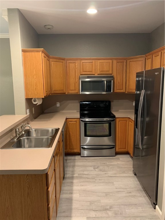 929 Moore Ave Property Photo 6