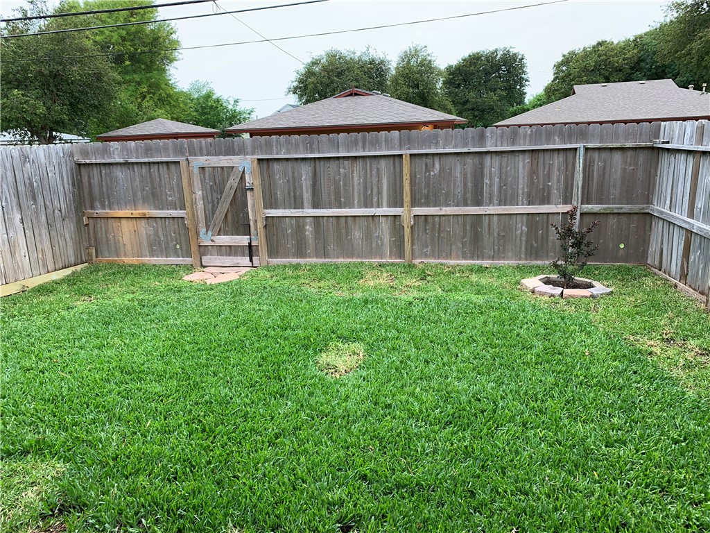 929 Moore Ave Property Photo 18