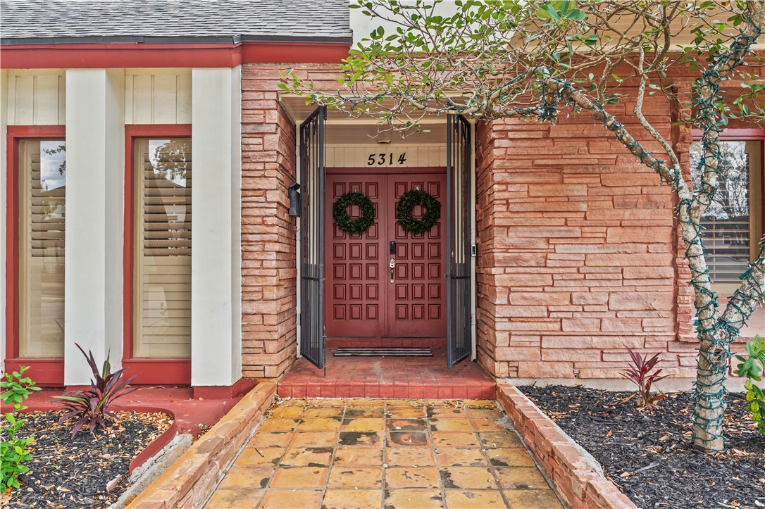 5314 River Oaks Dr Property Photo 3