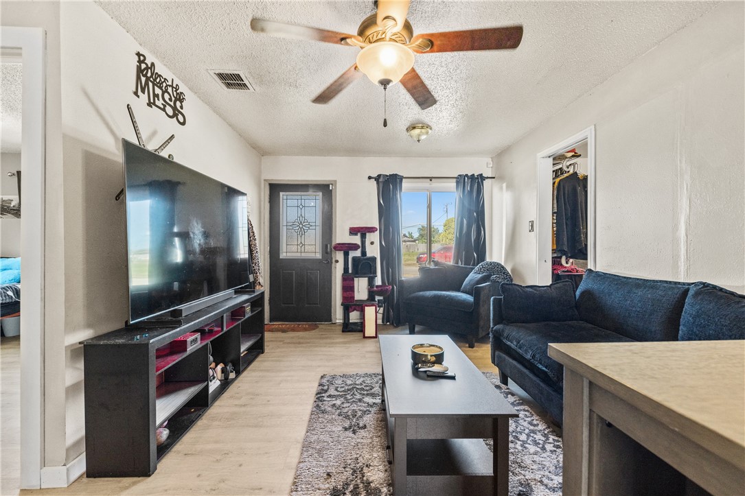 2700 Avenue D Property Photo 4