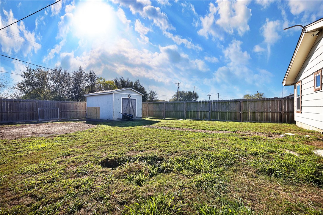 2700 Avenue D Property Photo 16