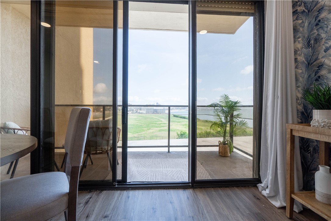 1400 Ocean Dr 501c Property Photo 6