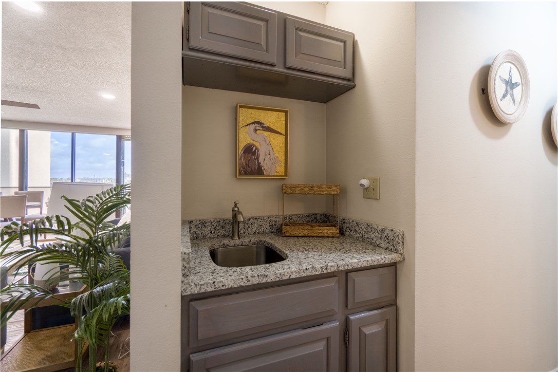 1400 Ocean Dr 501c Property Photo 17