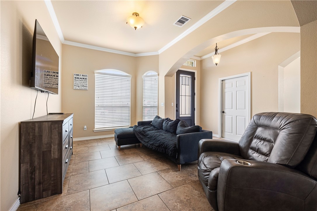 414 Long Pointe Dr Property Photo 5
