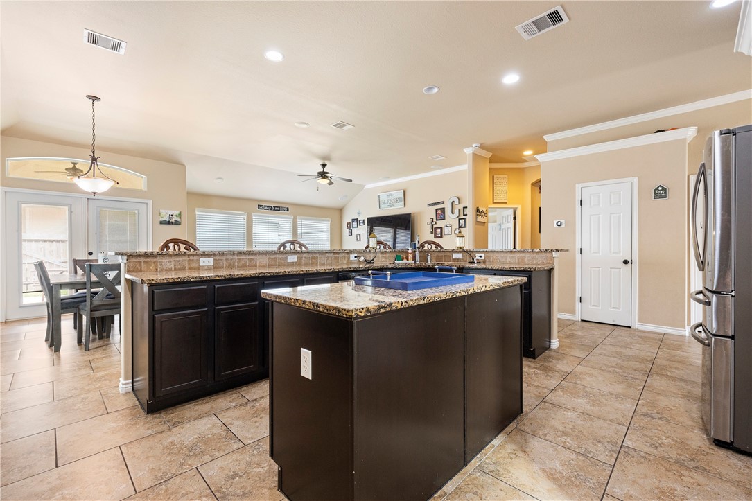 414 Long Pointe Dr Property Photo 10