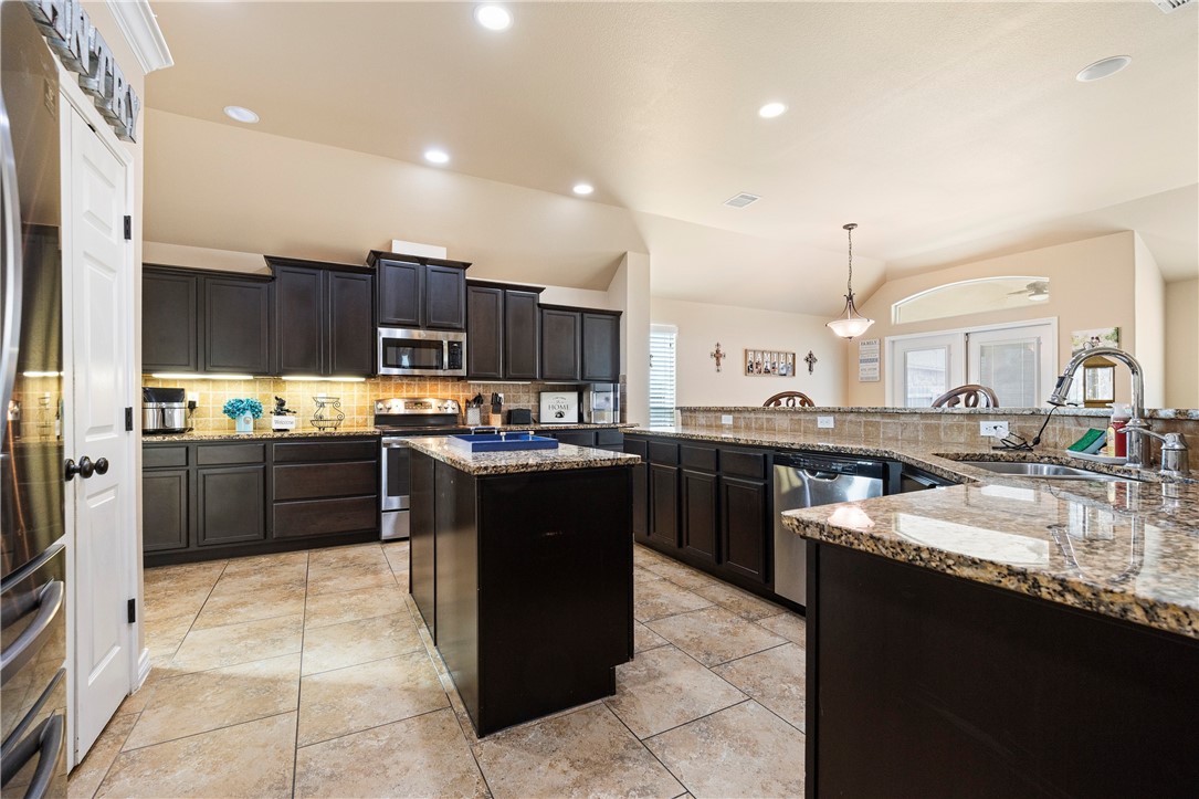 414 Long Pointe Dr Property Photo 11