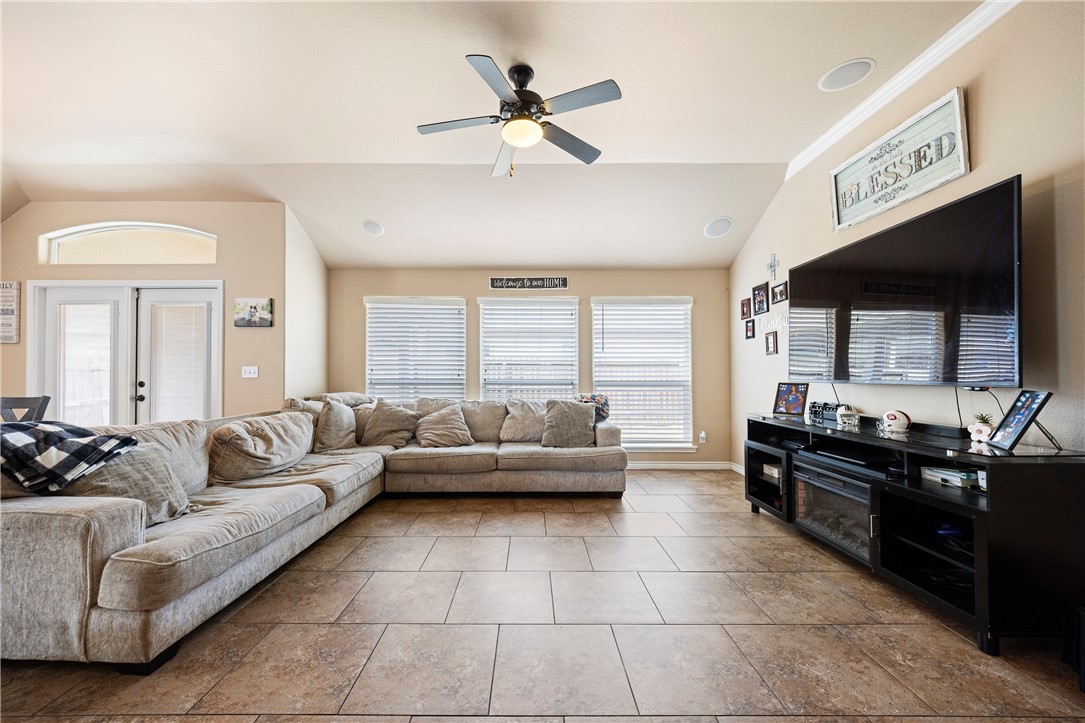 414 Long Pointe Dr Property Photo 13