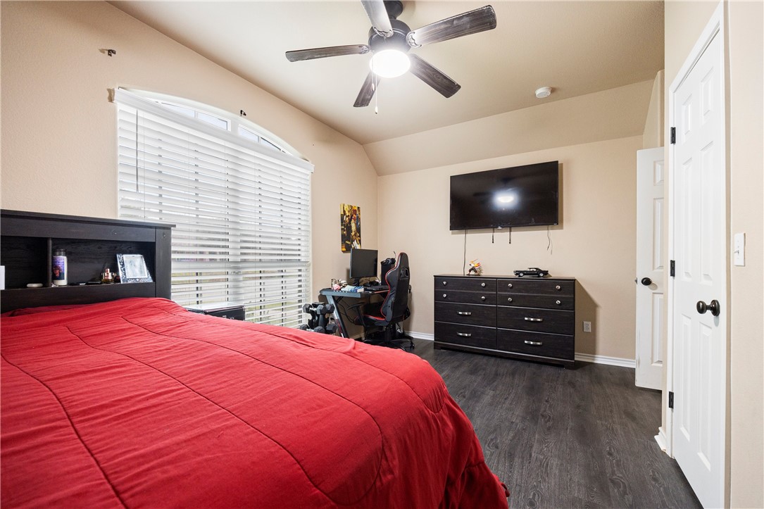 414 Long Pointe Dr Property Photo 17