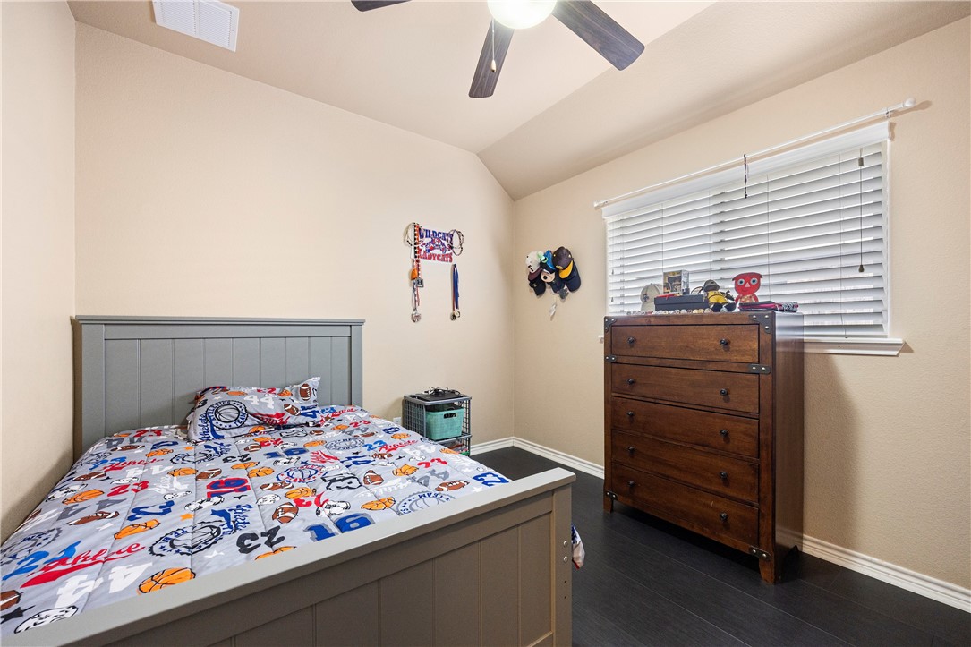 414 Long Pointe Dr Property Photo 18
