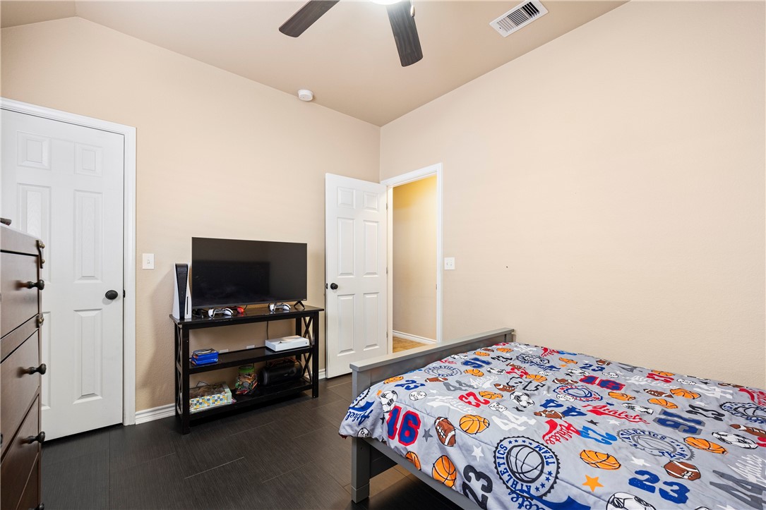 414 Long Pointe Dr Property Photo 19