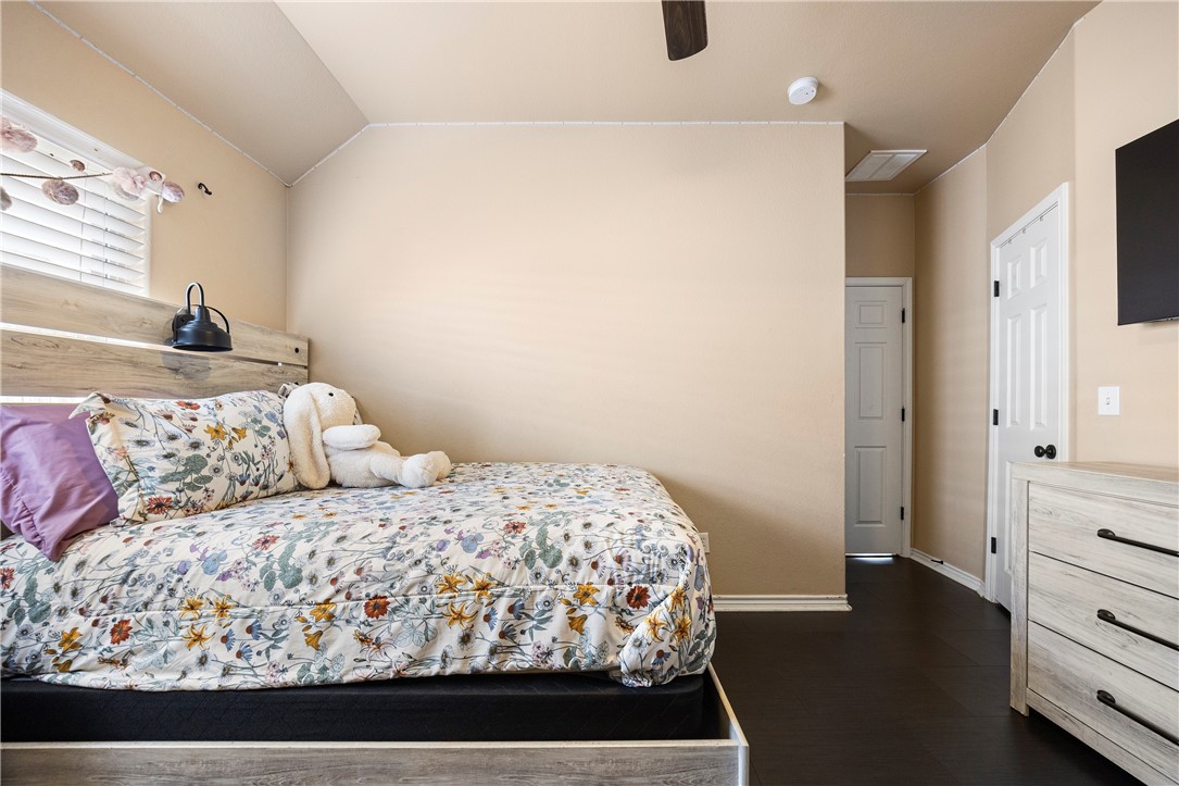 414 Long Pointe Dr Property Photo 20