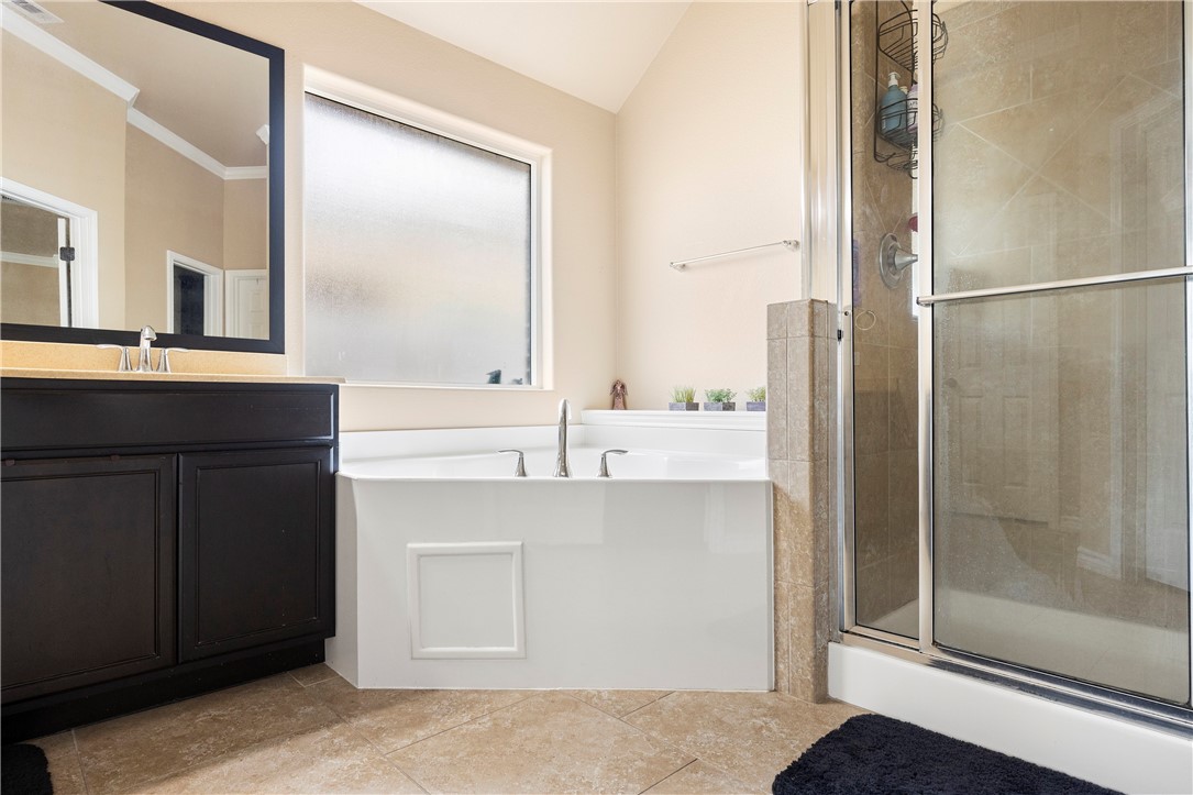 414 Long Pointe Dr Property Photo 27