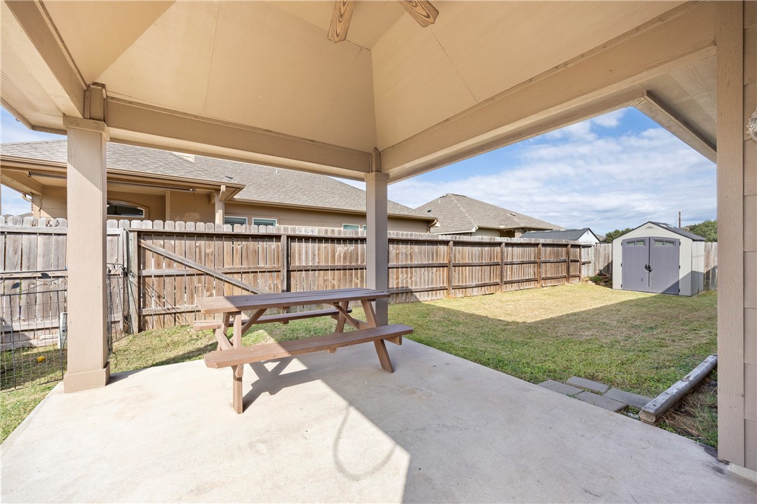 414 Long Pointe Dr Property Photo 32