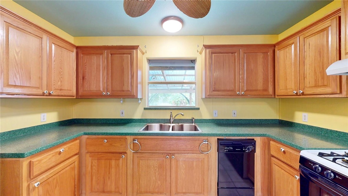 1209 Omohundro St Property Photo 8