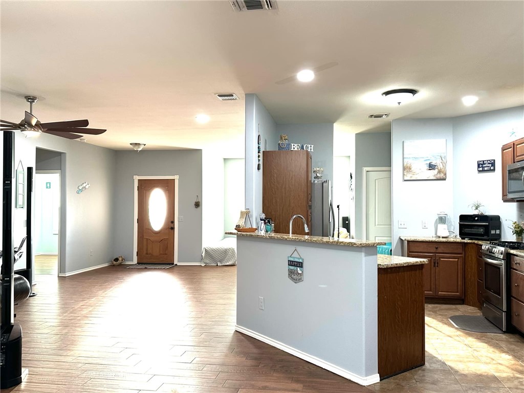 15517 Dyna St Property Photo 3