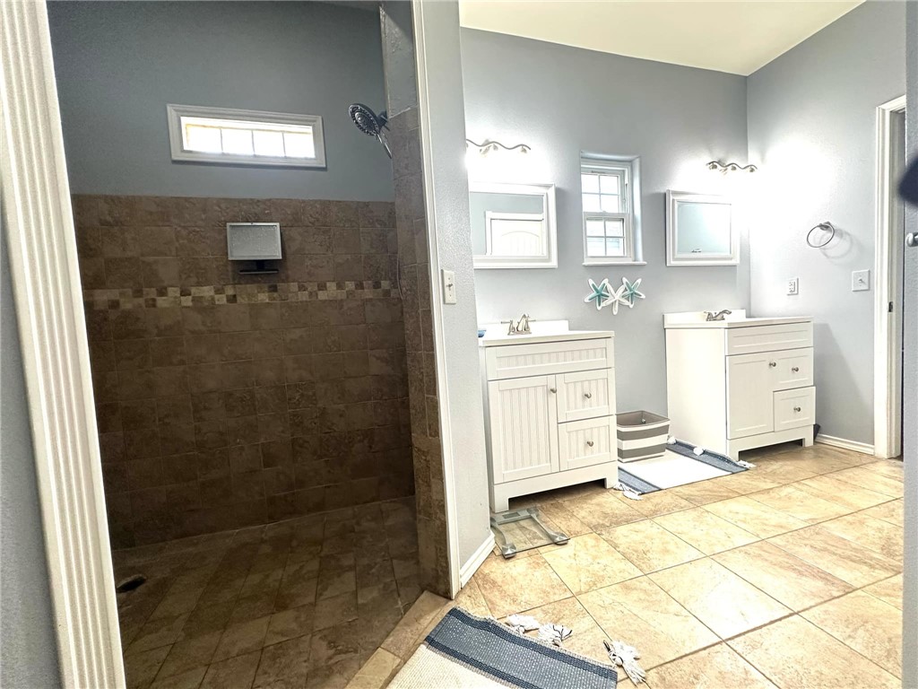 15517 Dyna St Property Photo 5