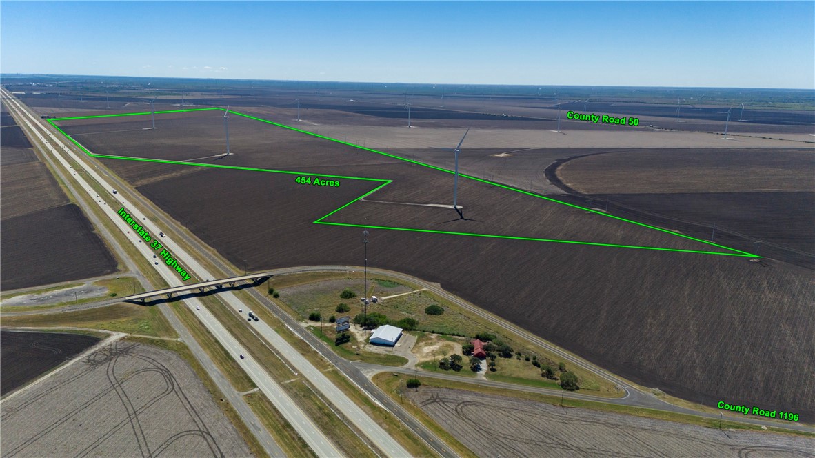 7961 I-37 Hwy S Property Photo 1