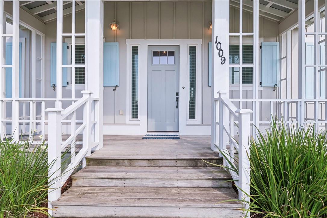 1009 Fiji Dr Property Photo 4