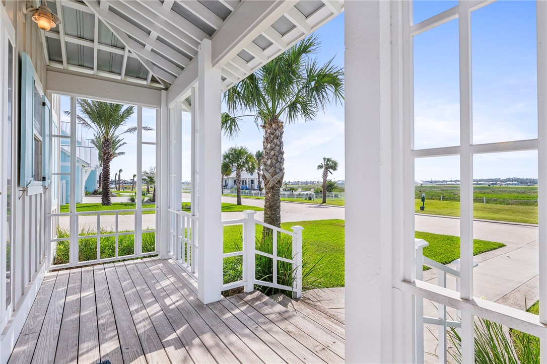 1009 Fiji Dr Property Photo 5