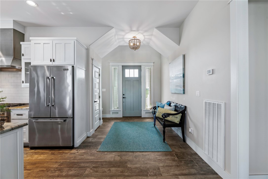 1009 Fiji Dr Property Photo 11