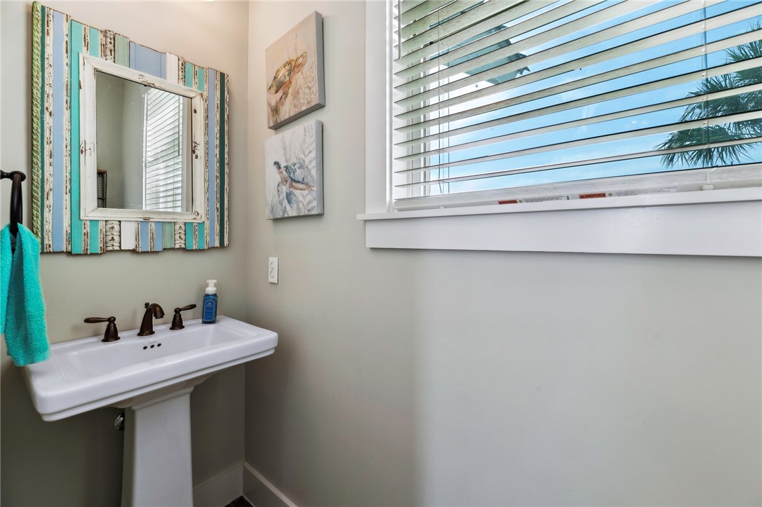 1009 Fiji Dr Property Photo 23