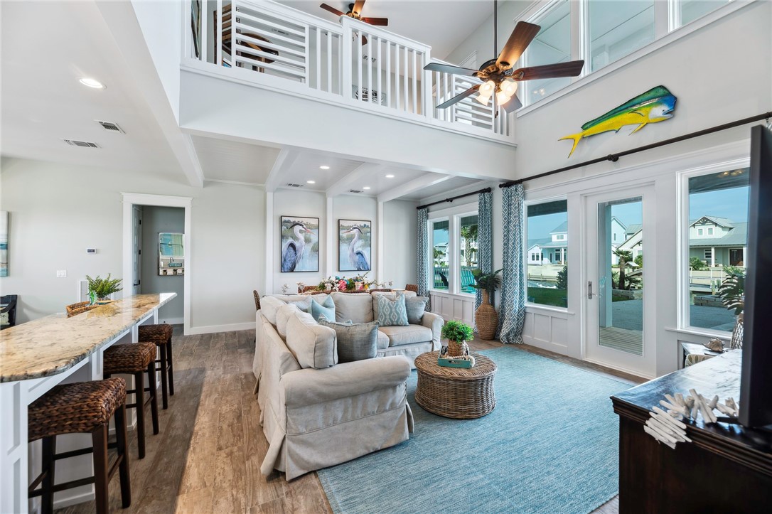 1009 Fiji Dr Property Photo 26