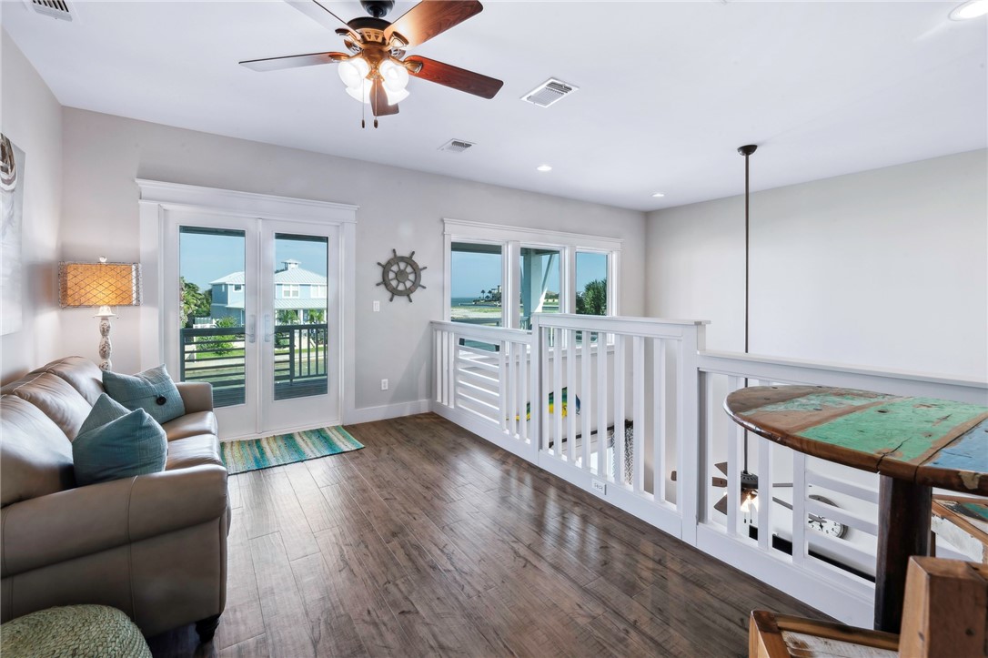 1009 Fiji Dr Property Photo 39