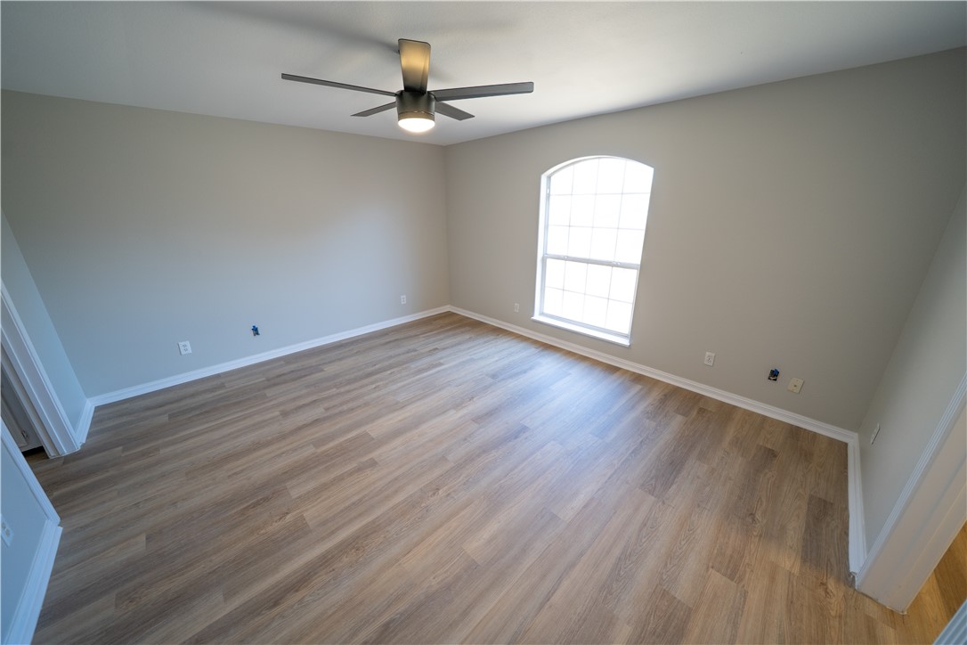 3721 N Creek Cr Property Photo 16