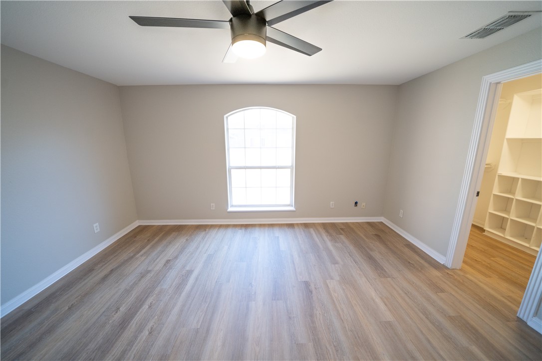 3721 N Creek Cr Property Photo 17