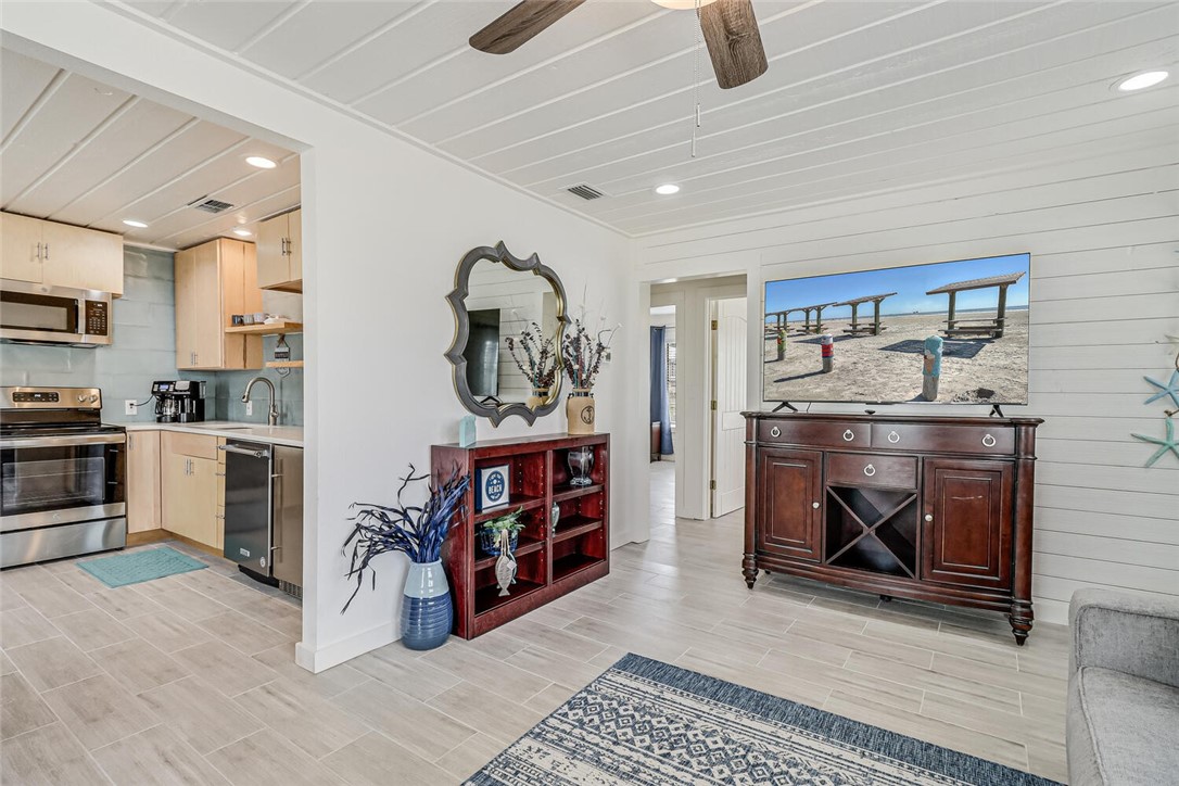 403 S Gulf St Property Photo 11