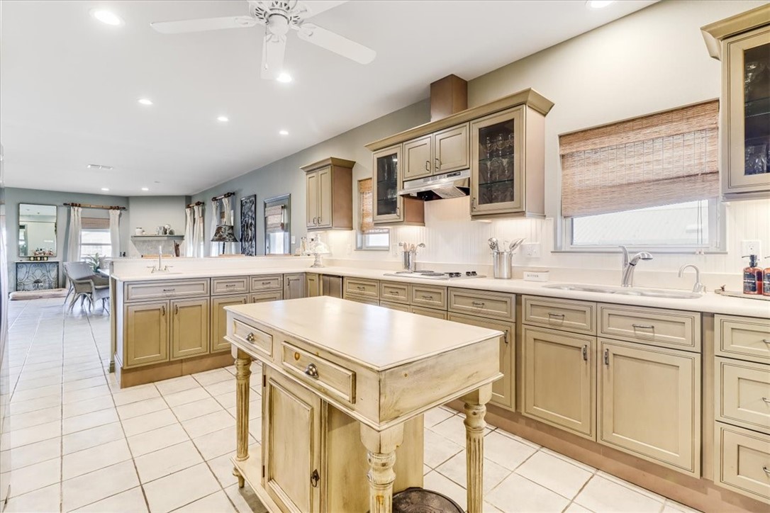 488 Margo Ln Property Photo 8