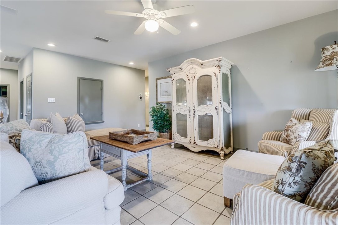 488 Margo Ln Property Photo 14