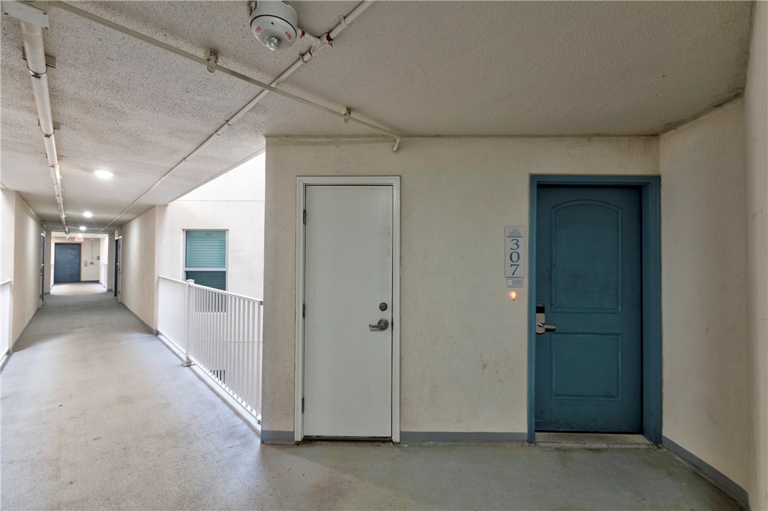 800 Sandcastle Dr 307 Property Photo 2