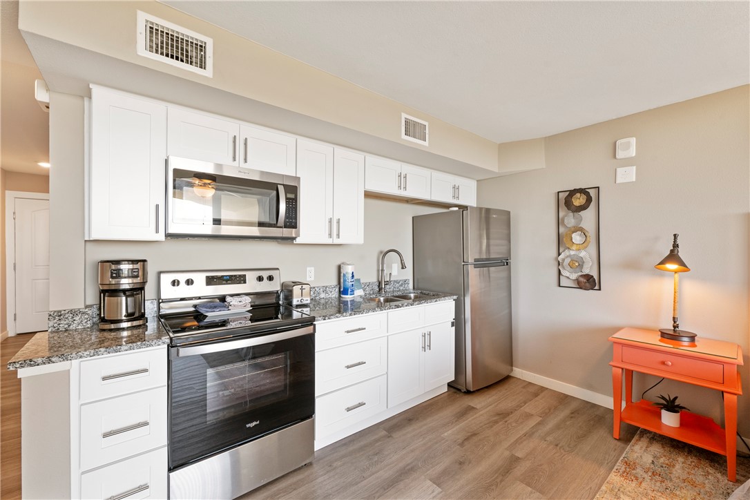 800 Sandcastle Dr 307 Property Photo 6