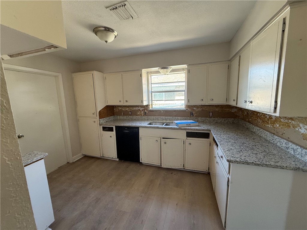 3610 Mendenhall Dr Property Photo 3