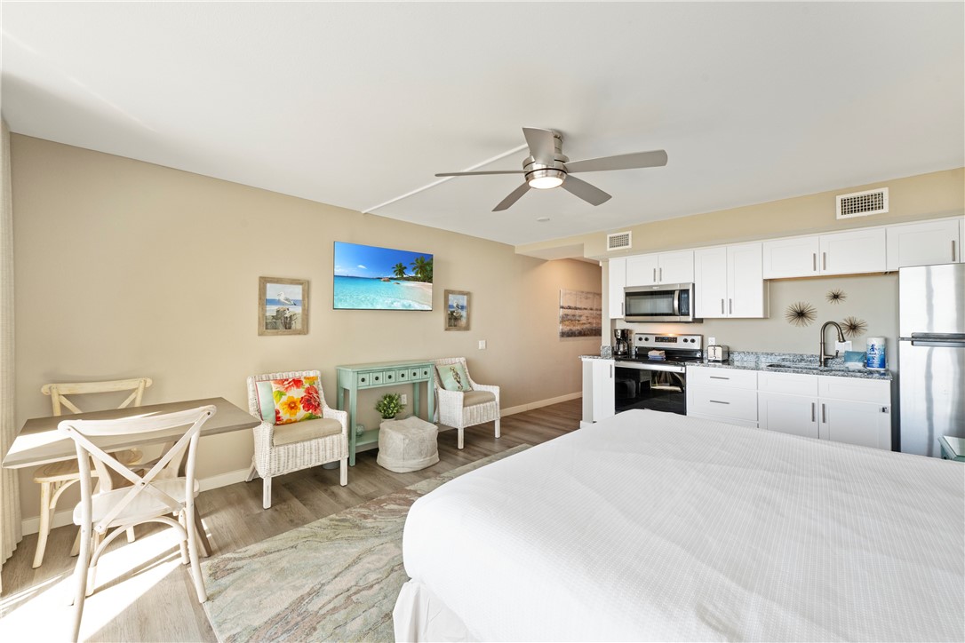 800 Sandcastle Dr 415 Property Photo 7