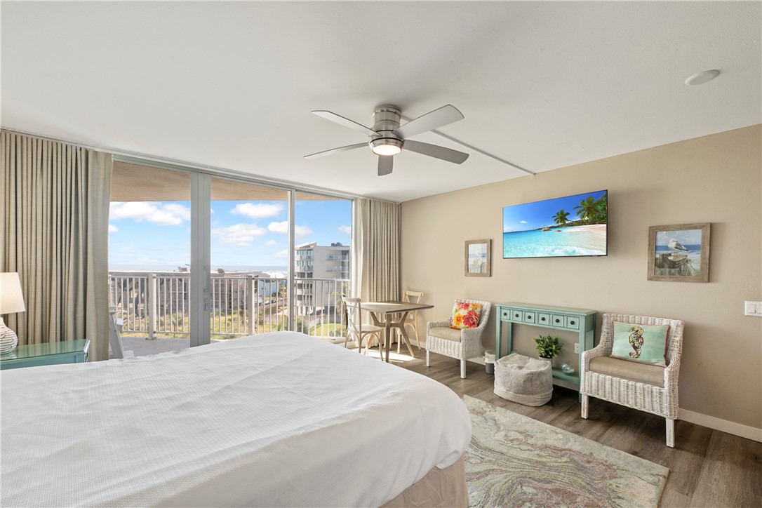 800 Sandcastle Dr 415 Property Photo 10